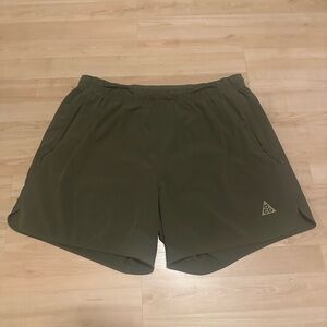 Nike ACG New Sands Shorts (Size Large)